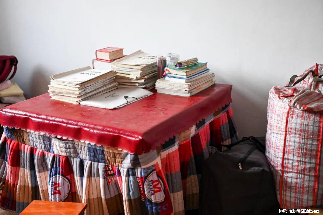 全网追的“扁担女孩”,找了一份暑假工,时薪12元 - 克拉玛依生活资讯 - 克拉玛依28生活网 klmy.28life.com