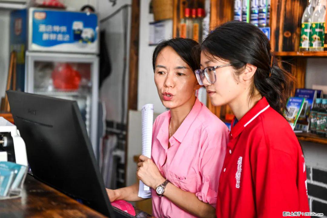 全网追的“扁担女孩”,找了一份暑假工,时薪12元 - 克拉玛依生活资讯 - 克拉玛依28生活网 klmy.28life.com